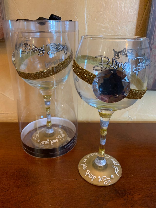 Glitter Wine Glasses Idea